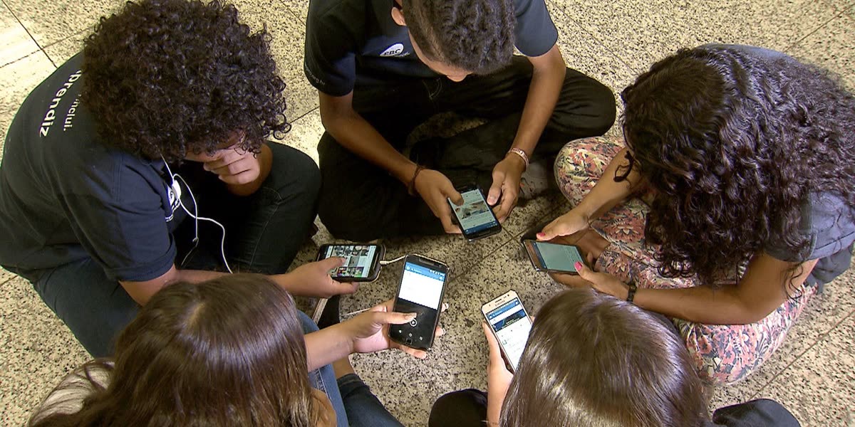 Oito em cada dez brasileiros são contra celular para crianças de até 3 anos, mostra pesquisa